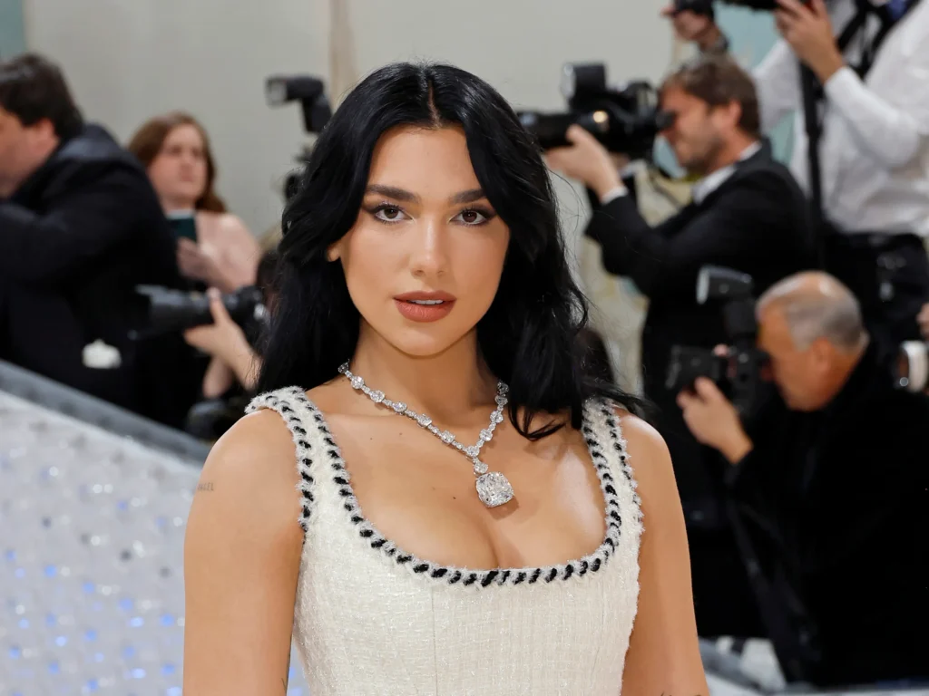 Dua Lipa lanza nueva canción para la película de Barbie