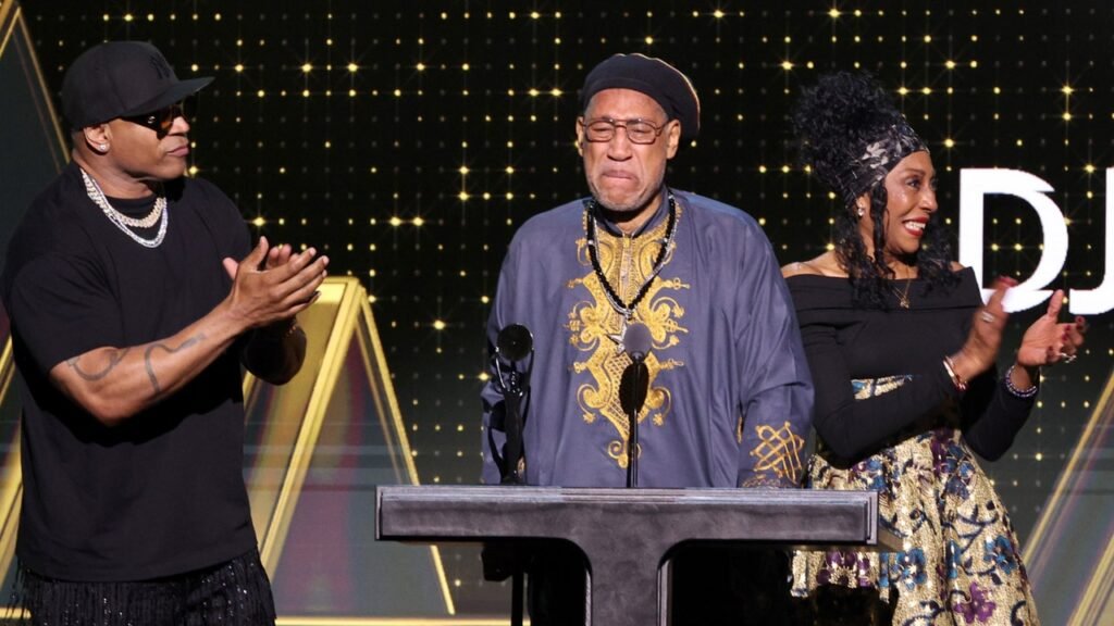 DJ Kool Herc es honrado en la ceremonia de inducción del Rock & Roll Hall of Fame como el padrino del hip-hop