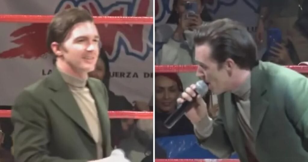 Drake Bell sorprende a las aficionadas al presentar a su amigo DMT Azul en la lucha libre en México