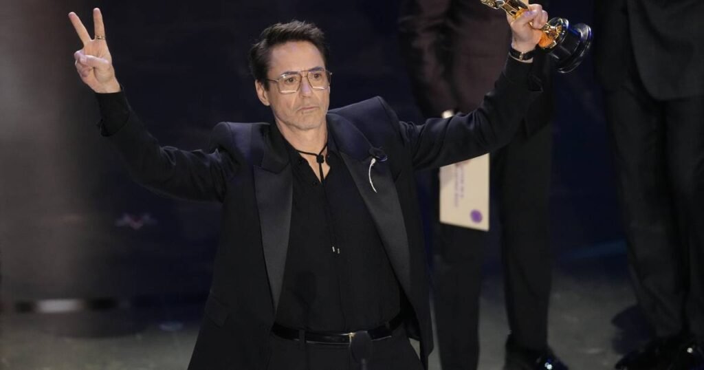 Robert Downey Jr. gana su primer Oscar después de tres décadas