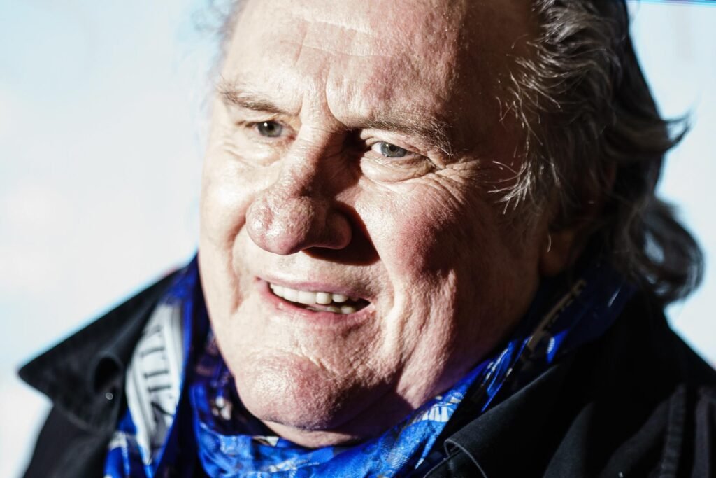 Actor Gérard Depardieu es interrogado por acusaciones de agresión sexual en 2014 y 2021