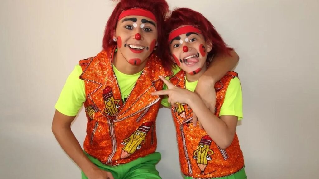 Lapizín sufre aparatosa caída en vivo durante programa de televisión