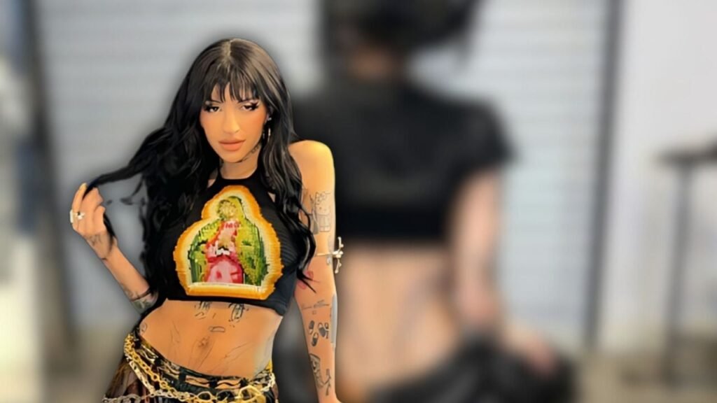 Cazzu presume nuevo tatuaje en la espalda: ¿alas o cuernos?