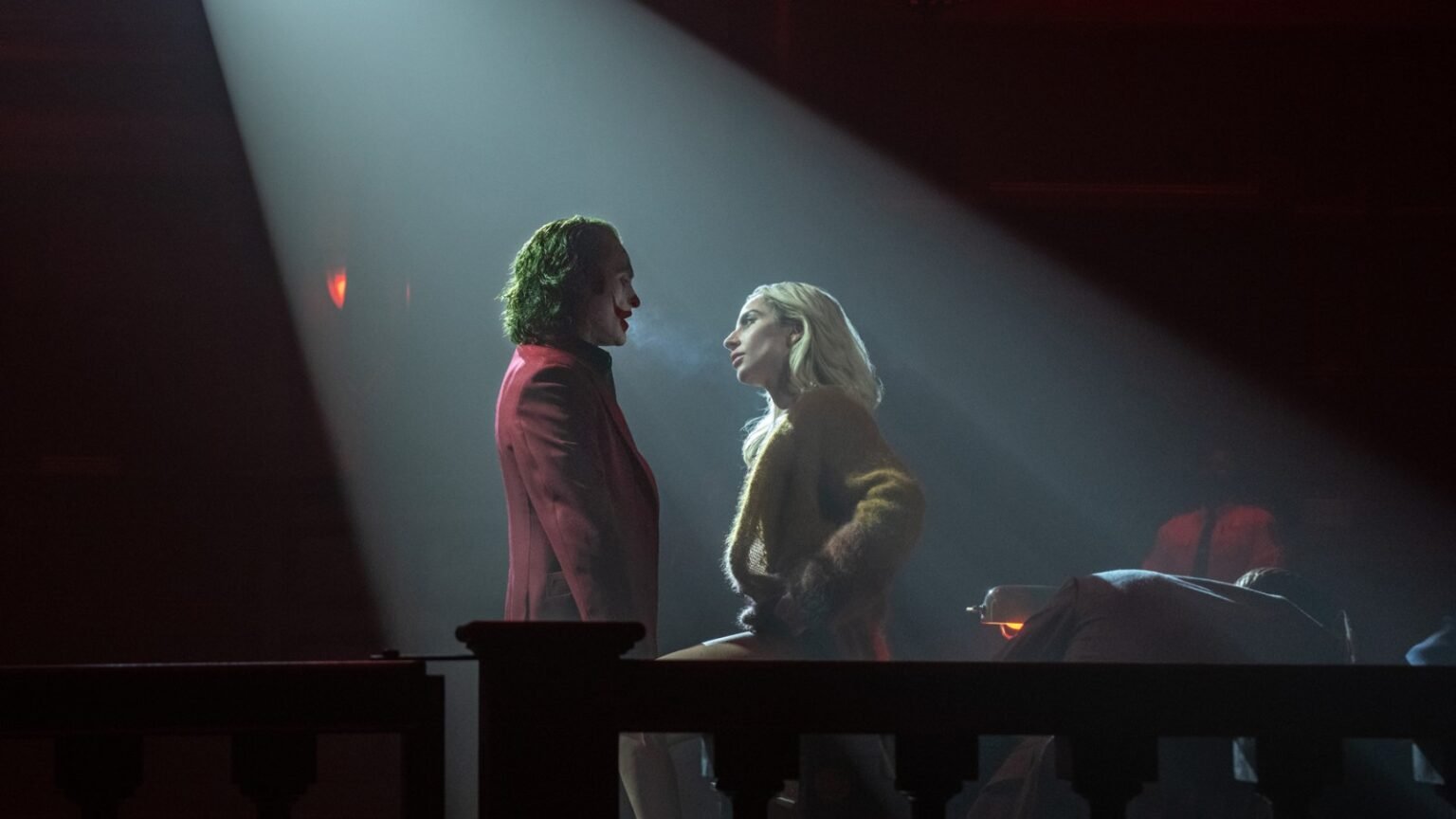 Joaquin Phoenix y Lady Gaga cantan en vivo en Joker: Folie à Deux
