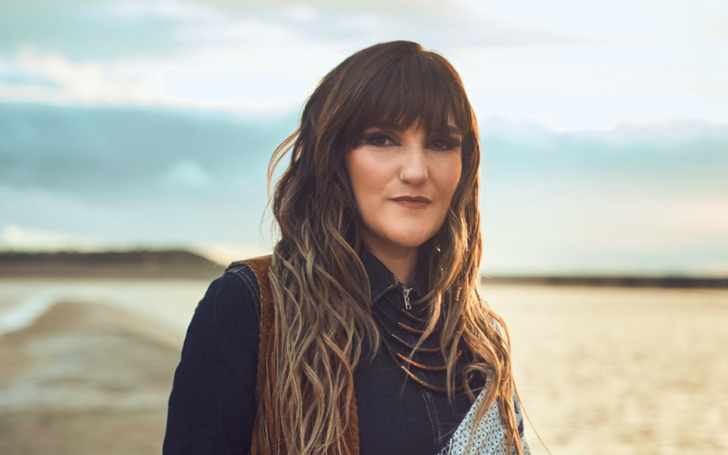 Rozalén lanza su nuevo álbum “Abrazos” marcado por el amor y la nostalgia