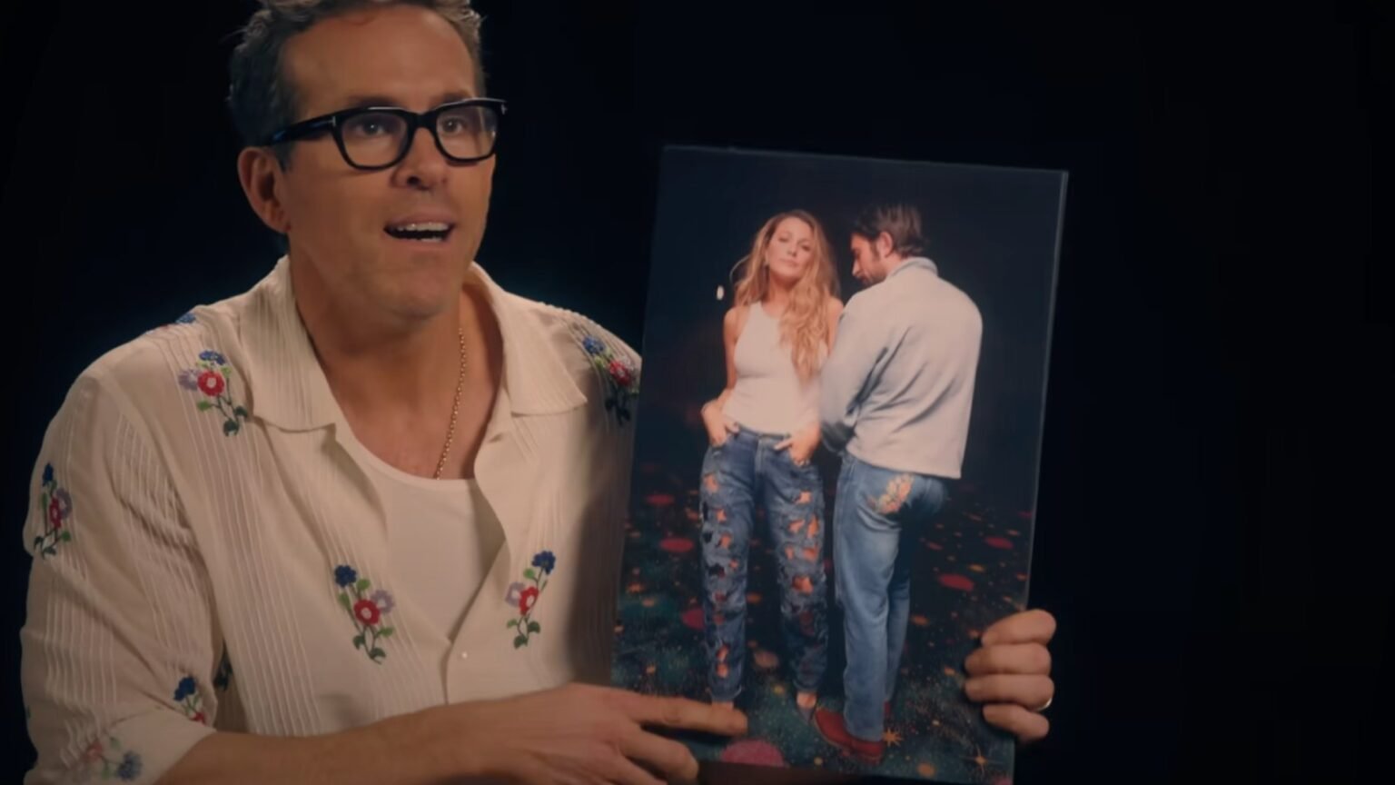 “Ryan Reynolds sorprende en entrevista promocional de Blake Lively en Rolling Stone”