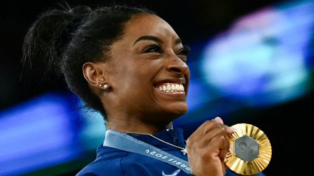 Simone Biles hace historia al ganar el oro en la final individual de gimnasia