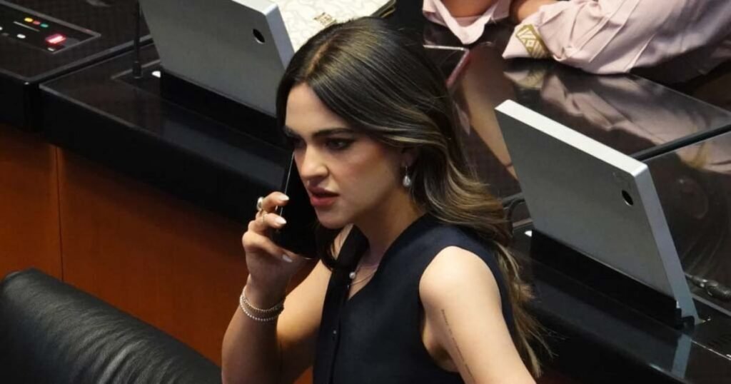 Andrea Chávez solicita remover su nombre y foto de ambulancias para tranquilizar a los pitufos