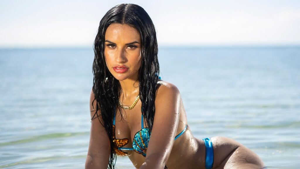 Participante de Love Island Es Expulsado de la Villa Tras Usar la Palabra N en Videos Virales