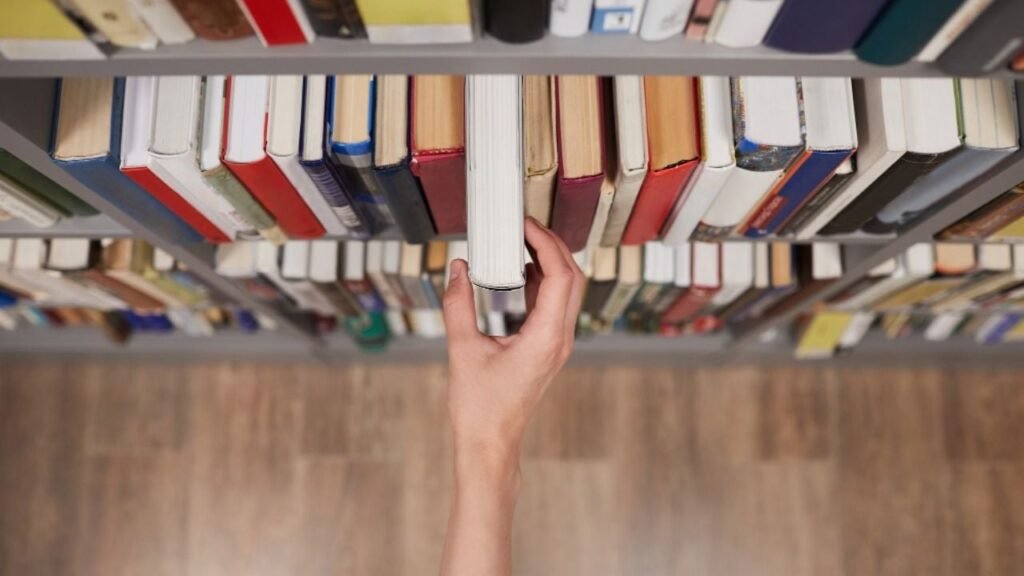 Carreras humanísticas poco comunes que transforman la sociedad y potencian el futuro laboral