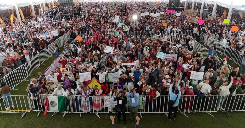 Claudia Sheinbaum rinde cuentas ante más de 230 mil personas en un evento histórico
