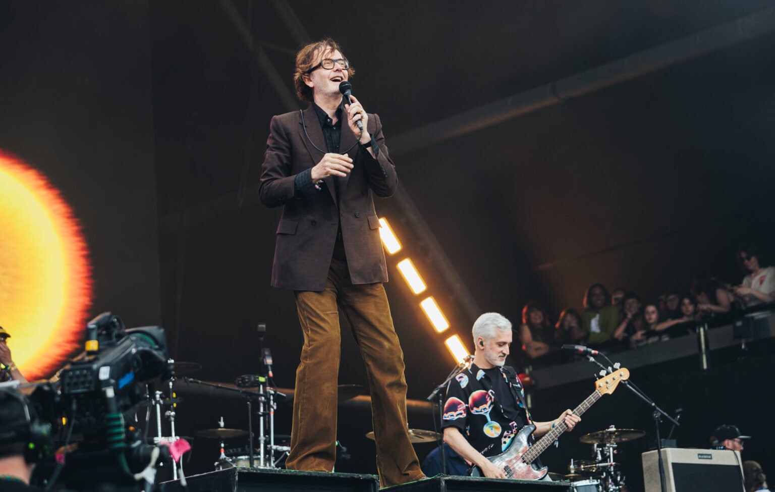 Fan de Pulp crea una gigantesca linterna de Jarvis Cocker para celebrar su 62 cumpleaños