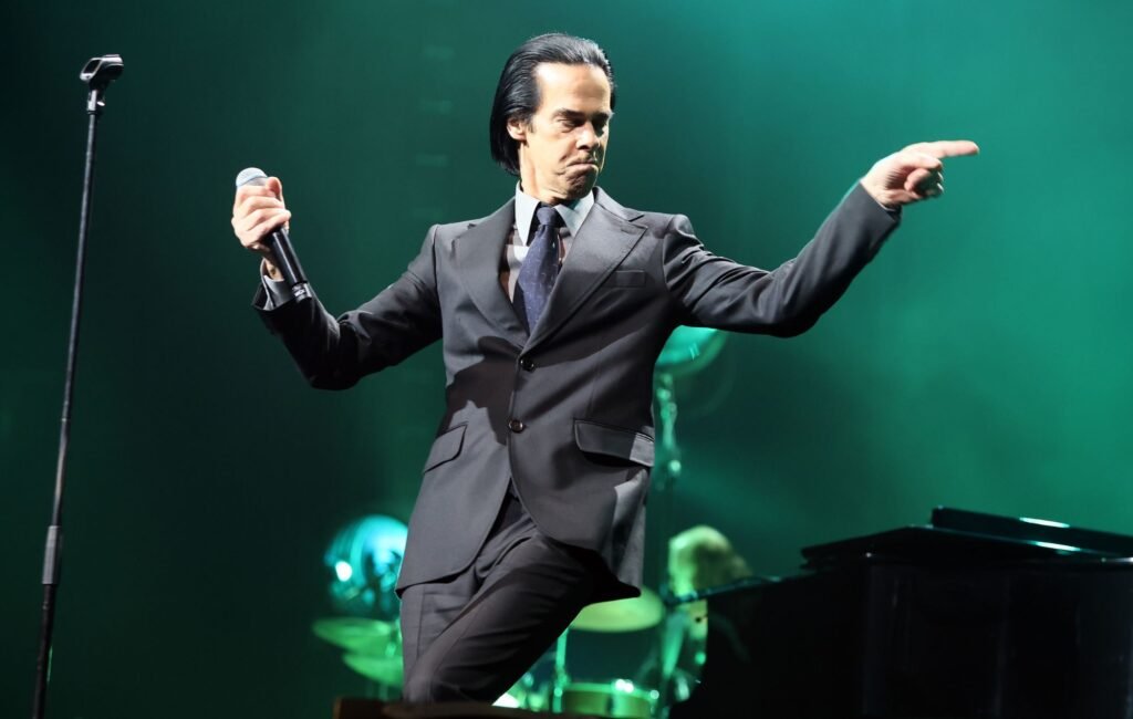 Nick Cave se declara fuera de la política: “No estoy ni a la izquierda ni a la derecha”
