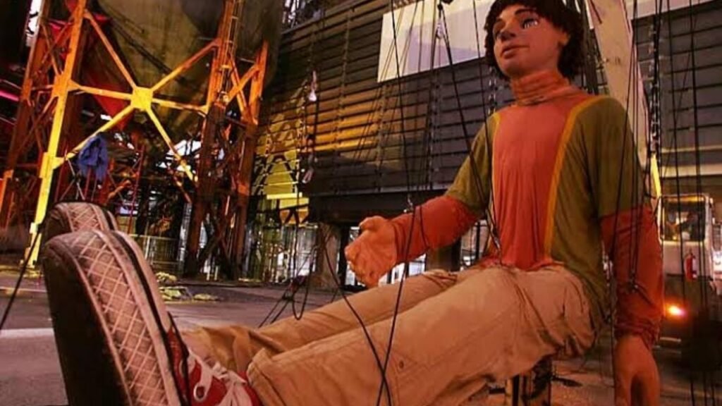 Restauración de Luca, la marioneta gigante, para el Mundial 2026 en Monterrey