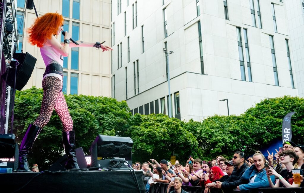 Andy Burnham se pronuncia tras la quiebra de Manchester Pride y las deudas impagas