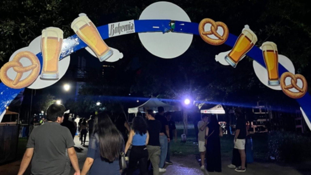 Oktoberfest Monterrey 2025: Una noche de música, cerveza y buena convivencia en el Parque Fundidora