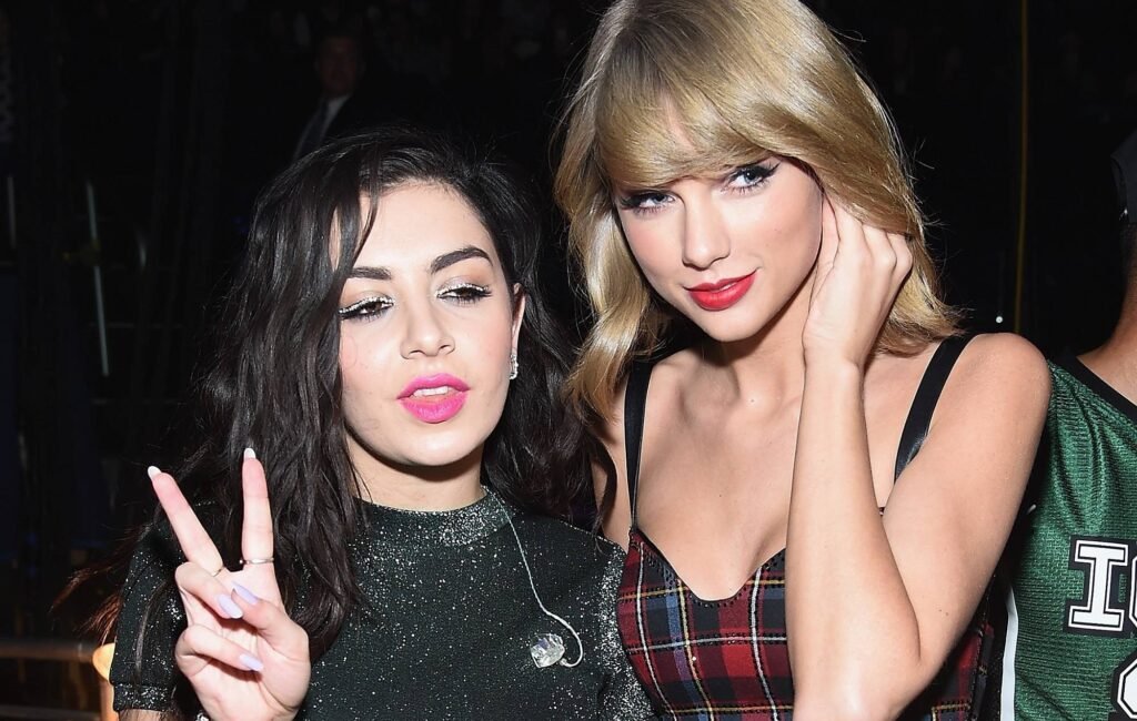 Taylor Swift describe ‘Actually Romantic’ como una carta de amor para alguien que te odia