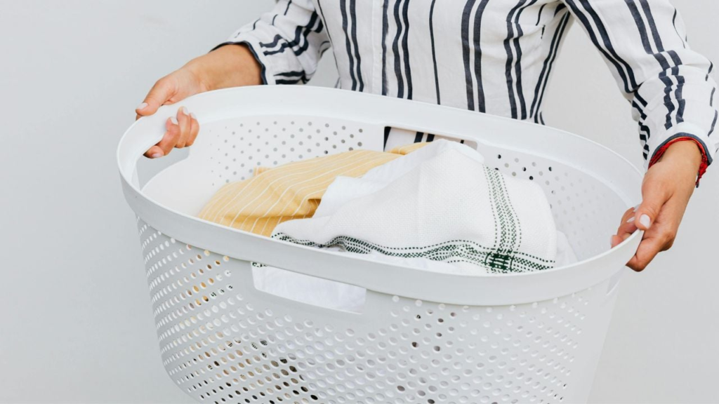 Alternativa económica de Profeco: cómo hacer suavizante de tela casero y ahorrar en tu hogar