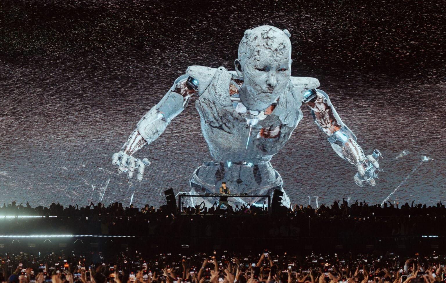 Anyma y Chrissy Costanza brillan en la actuación de Worlds de League of Legends