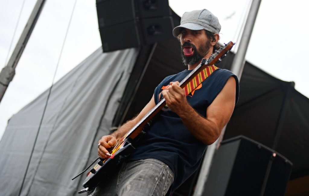 BLACKGOLD se retira de la gira CKY por el “narcisismo” del vocalista Chad I Ginsburg