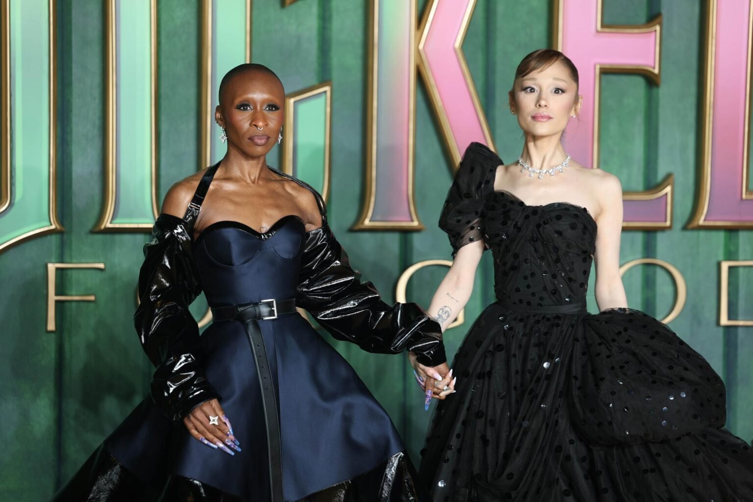 Caos en el estreno de ‘Wicked’: Fan interrumpe y Ariana Grande recibe apoyo de Cynthia Erivo