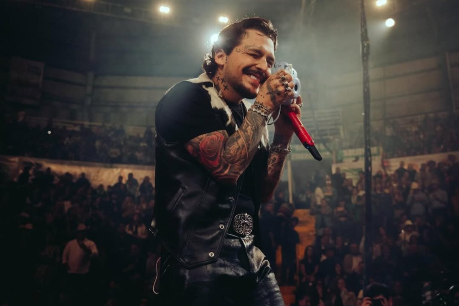 Caso Christian Nodal y Universal Music: No hay vinculación a proceso por falsificación de documentos