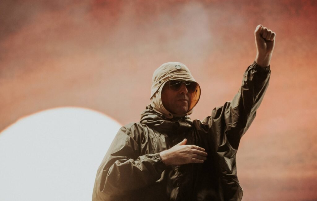 Oasis rinde homenaje a Diego Maradona durante ‘Live Forever’ en Argentina