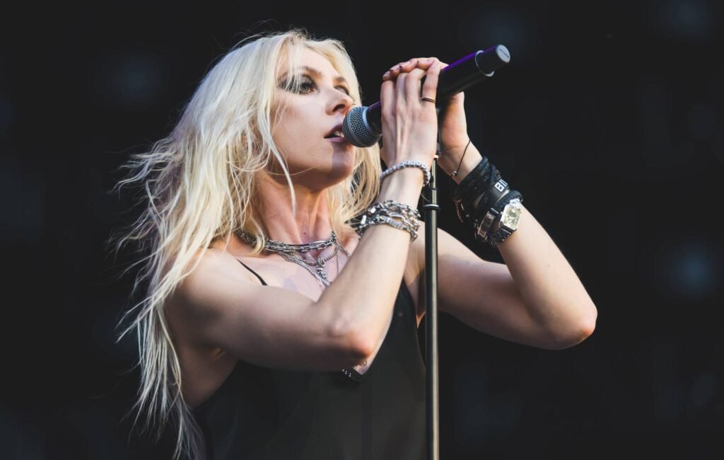Taylor Momsen de The Pretty Reckless habla sobre la depresión, el duelo y el abuso de sustancias: “Afortunadamente elegí seguir adelante”