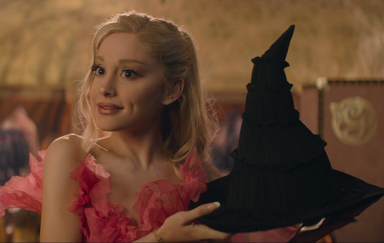 Ariana Grande revela cómo interpretar a Glinda en ‘Wicked’ sanó su relación con las giras