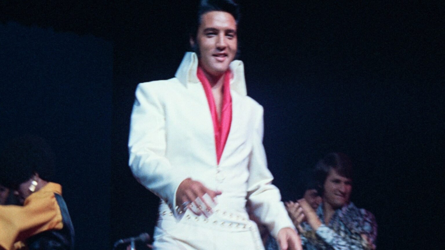 Descubre Imágenes Raras de Elvis Presley en el Tráiler de ‘EPiC: Elvis Presley in Concert’