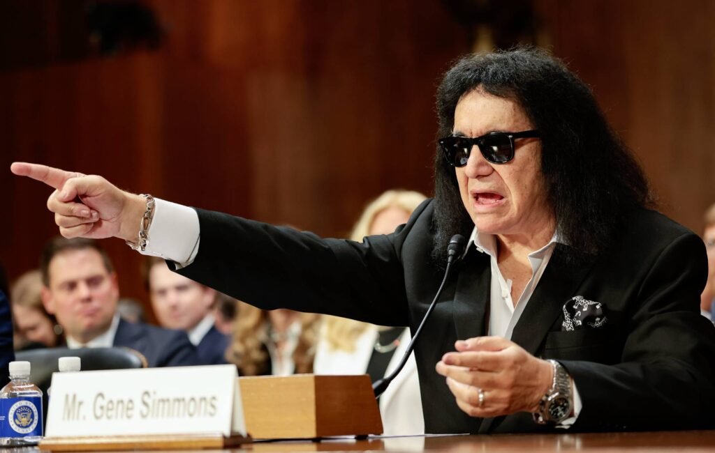 Gene Simmons de KISS afirma que los artistas en EE. UU. son tratados “peor que esclavos” por los pagos de radio