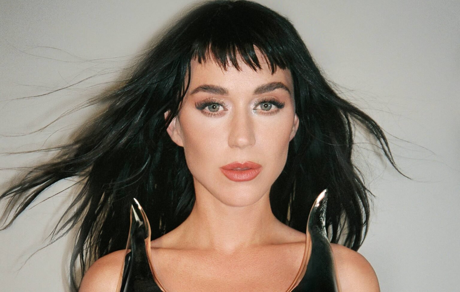 Katy Perry y Justin Trudeau comparten almuerzo diplomático con el ex Primer Ministro japonés