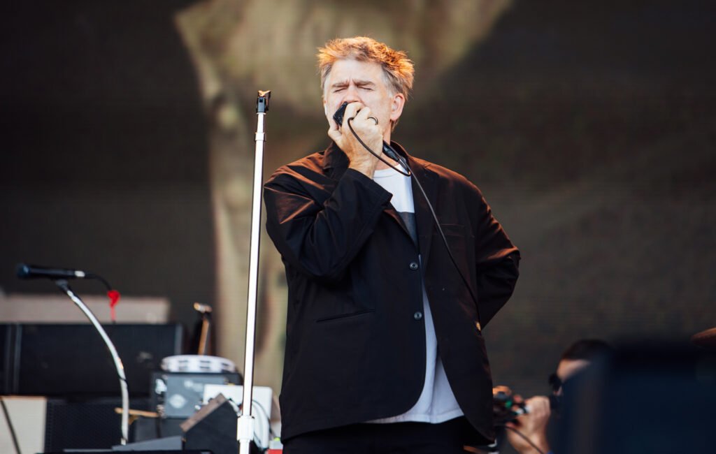 LCD Soundsystem Regresa con ‘Too Much Love’ Tras 14 Años de Ausencia en el Escenario