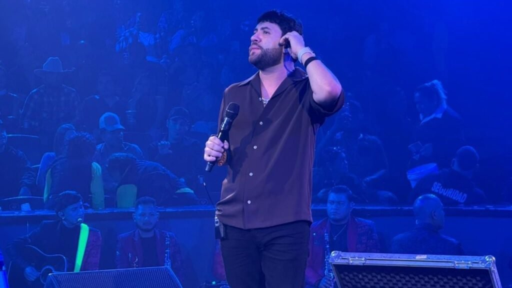 Luis R. Conriquez arrasa en el Domo Care de Monterrey con un concierto de casi tres horas y más de 30 músicos en escena