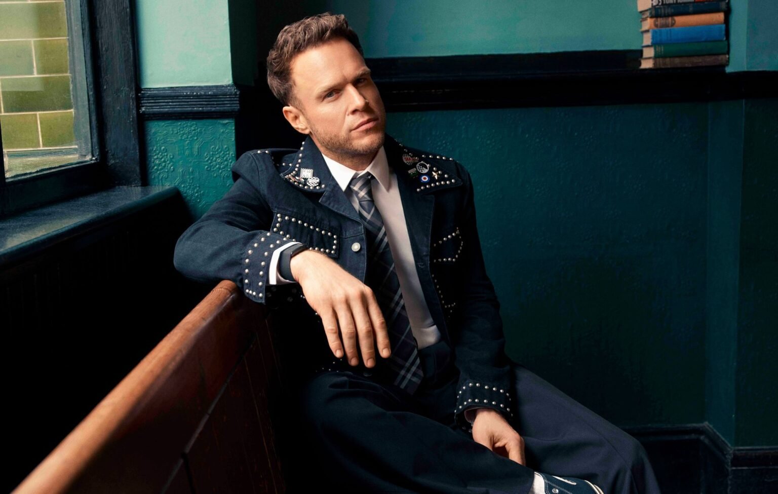 Olly Murs y The Ordinary Boys lanzan nuevo sencillo navideño ‘Christmas Starts Tonight’
Una pequeña maravilla estacional que alegra las fiestas