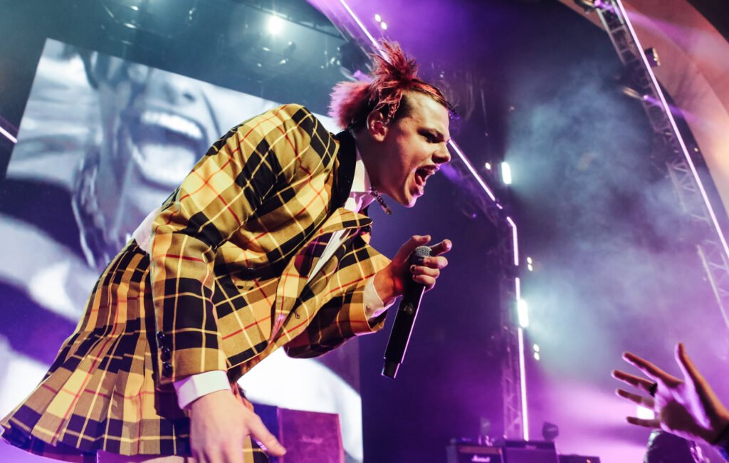 Yungblud califica sus nominaciones al Grammy como “un honor, pero también trágico”