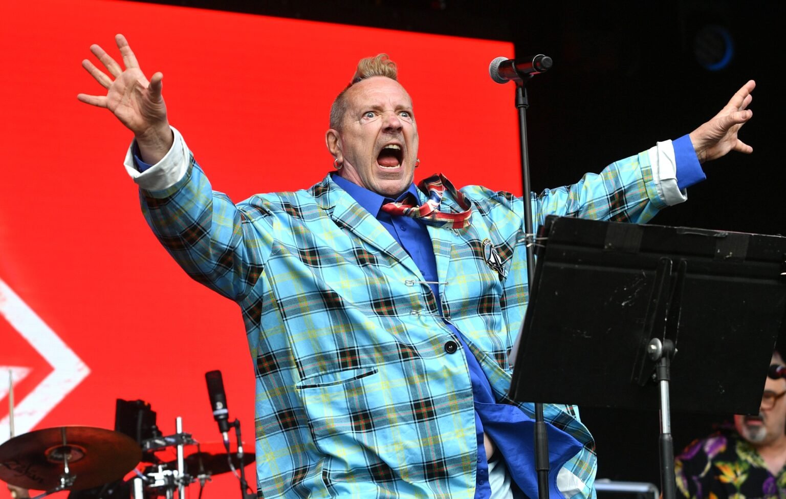 John Lydon es desenmascarado en ‘The Masked Singer’: Momento impactante revelado